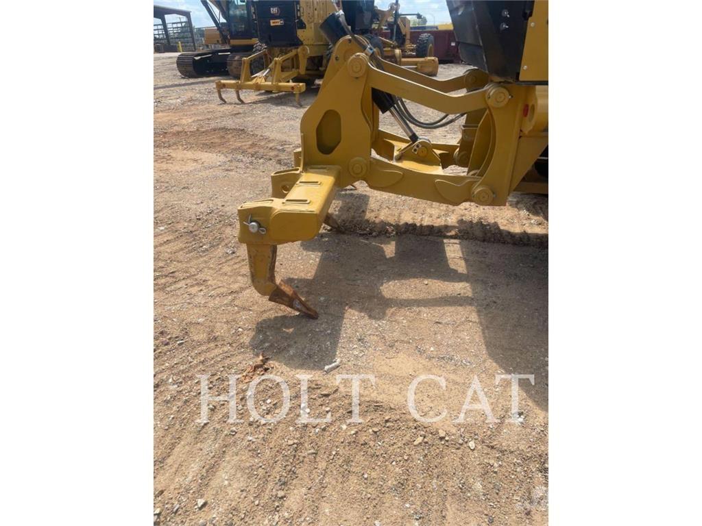 CAT 140 Grader