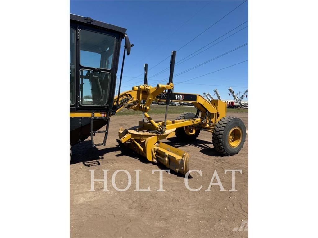 CAT 140 Grader