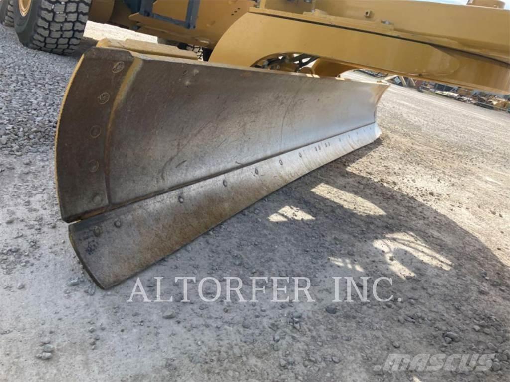 CAT 140-15AWD Grader
