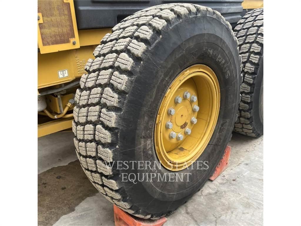 CAT 140 AWD Grader