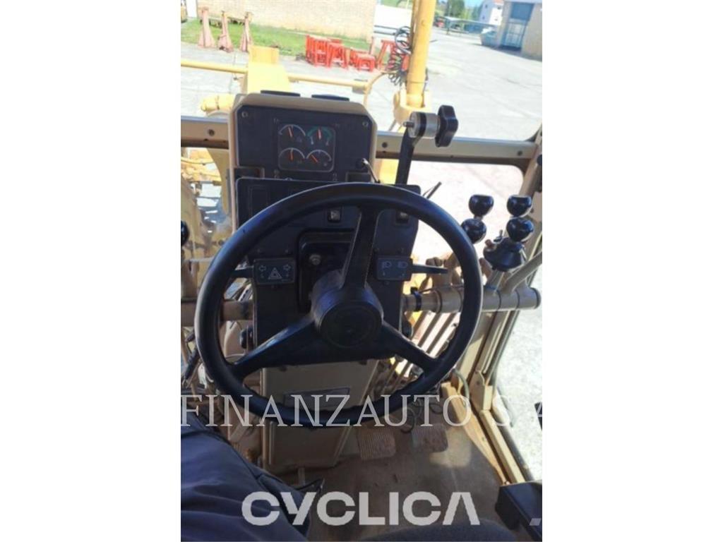 CAT 140H Grader