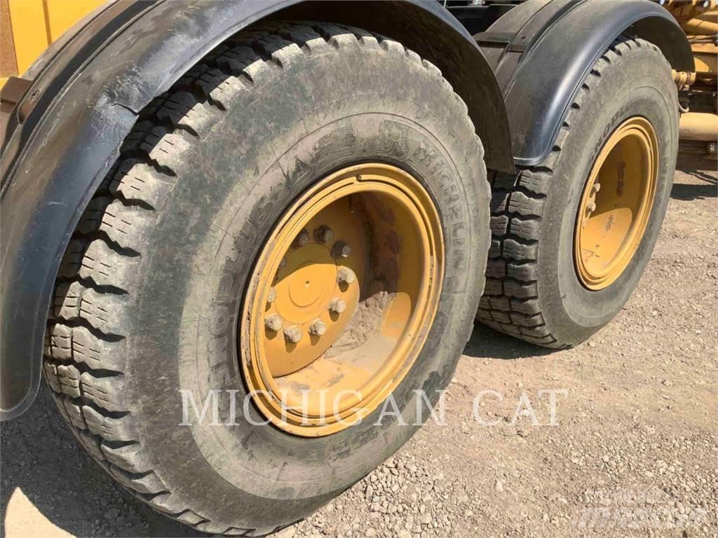 CAT 140M2 AWD Grader