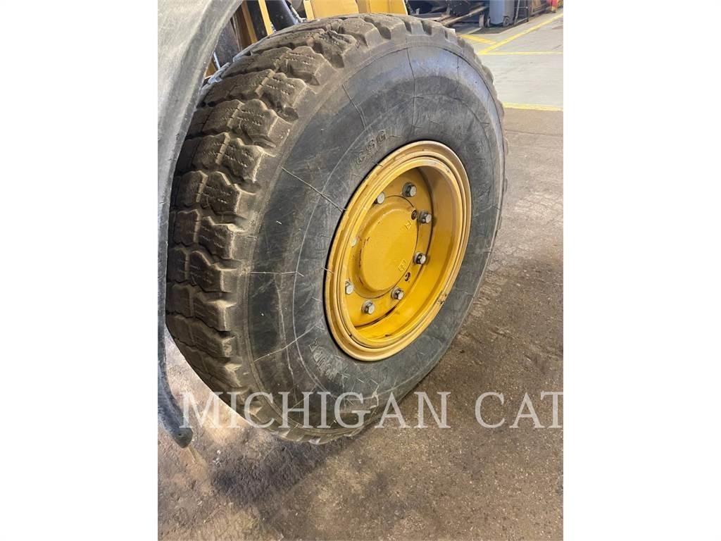 CAT 150 AWD Grader