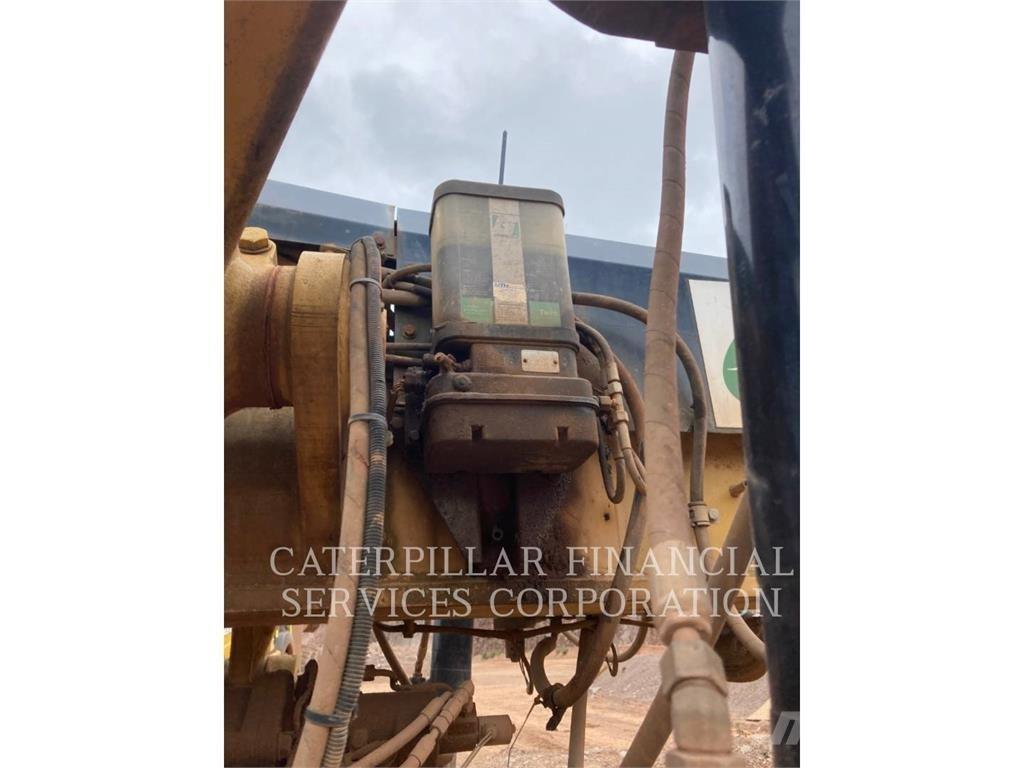 CAT 16M Grader