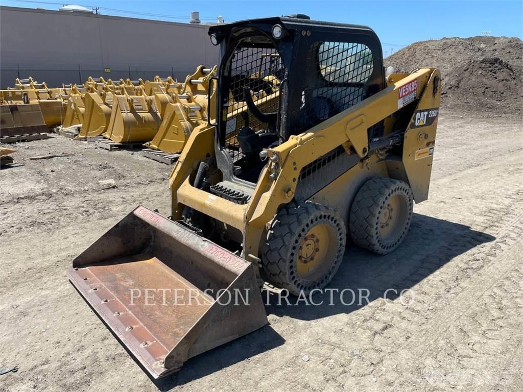 CAT 226D Kompaktlader