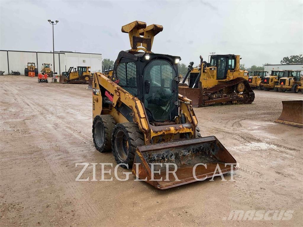 CAT 226D Kompaktlader