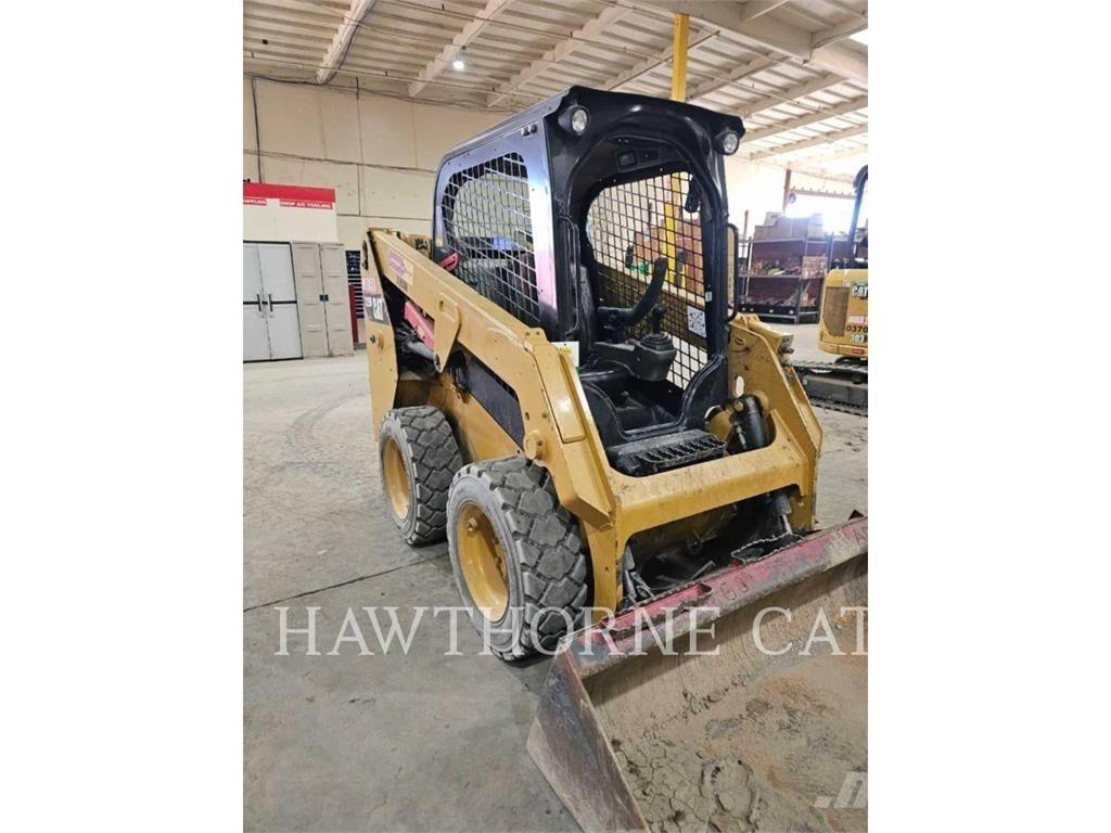 CAT 226D Kompaktlader