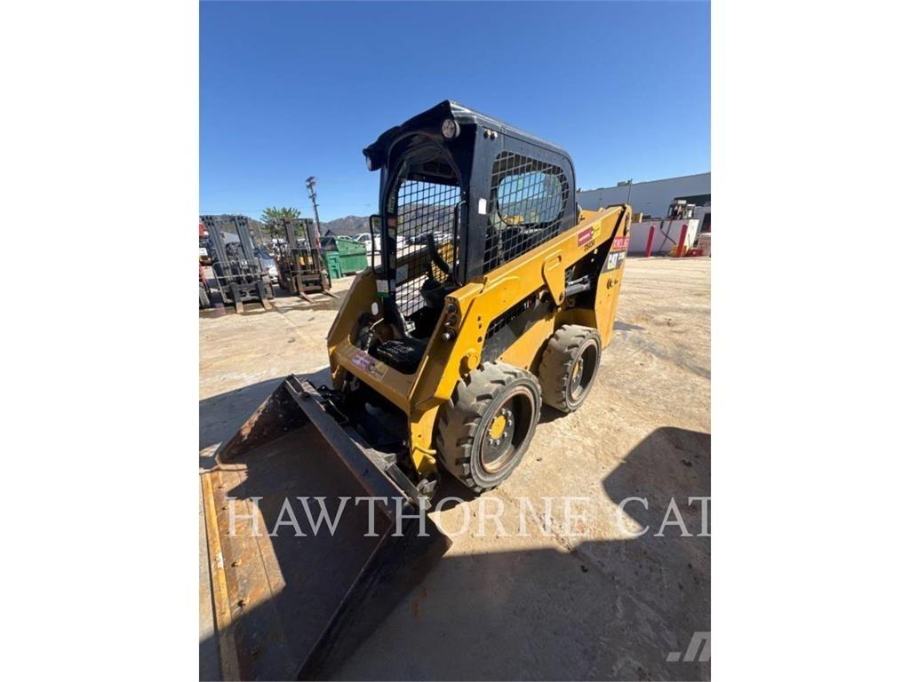 CAT 226D Kompaktlader