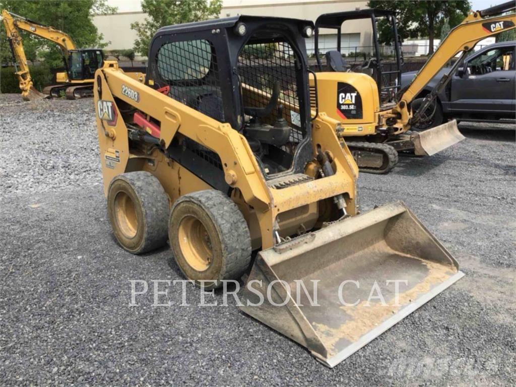 CAT 226D3 Kompaktlader