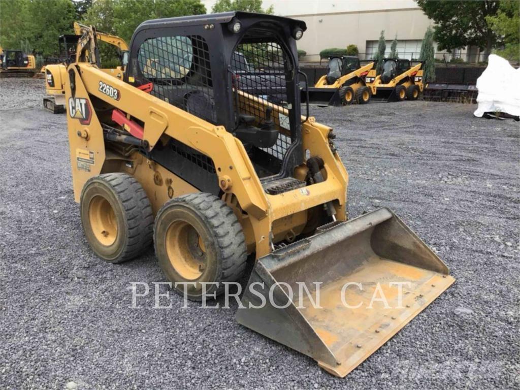 CAT 226D3 Kompaktlader