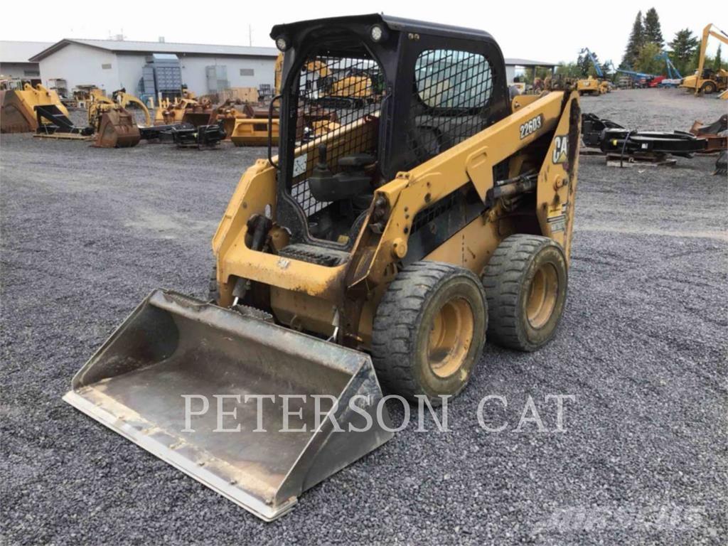 CAT 226D3 Kompaktlader