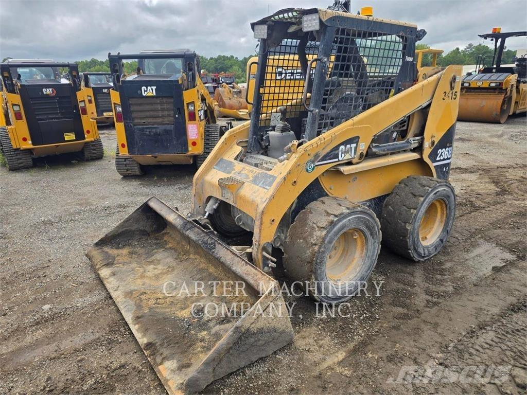 CAT 236B Kompaktlader