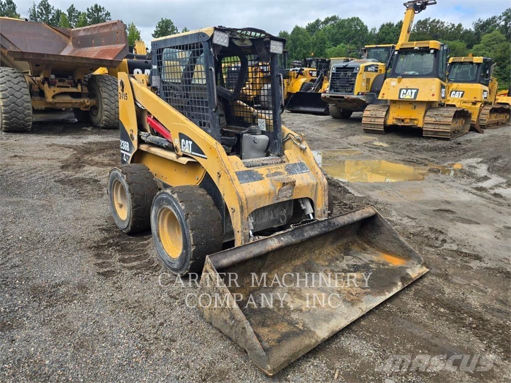 CAT 236B Kompaktlader