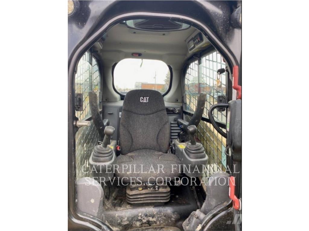 CAT 236D Kompaktlader