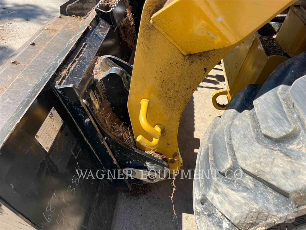 CAT 236D3 Kompaktlader