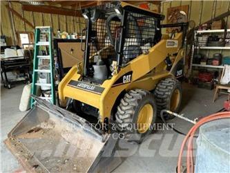 CAT 242B Kompaktlader