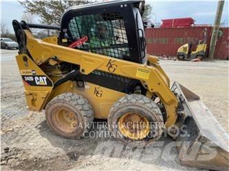 CAT 242D Kompaktlader