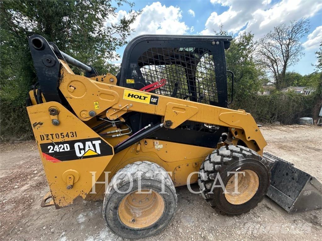CAT 242D Kompaktlader