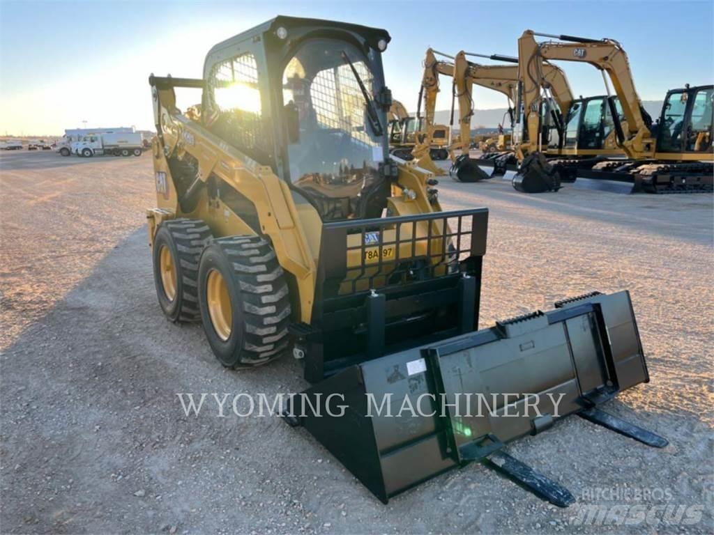 CAT 242D3 Kompaktlader