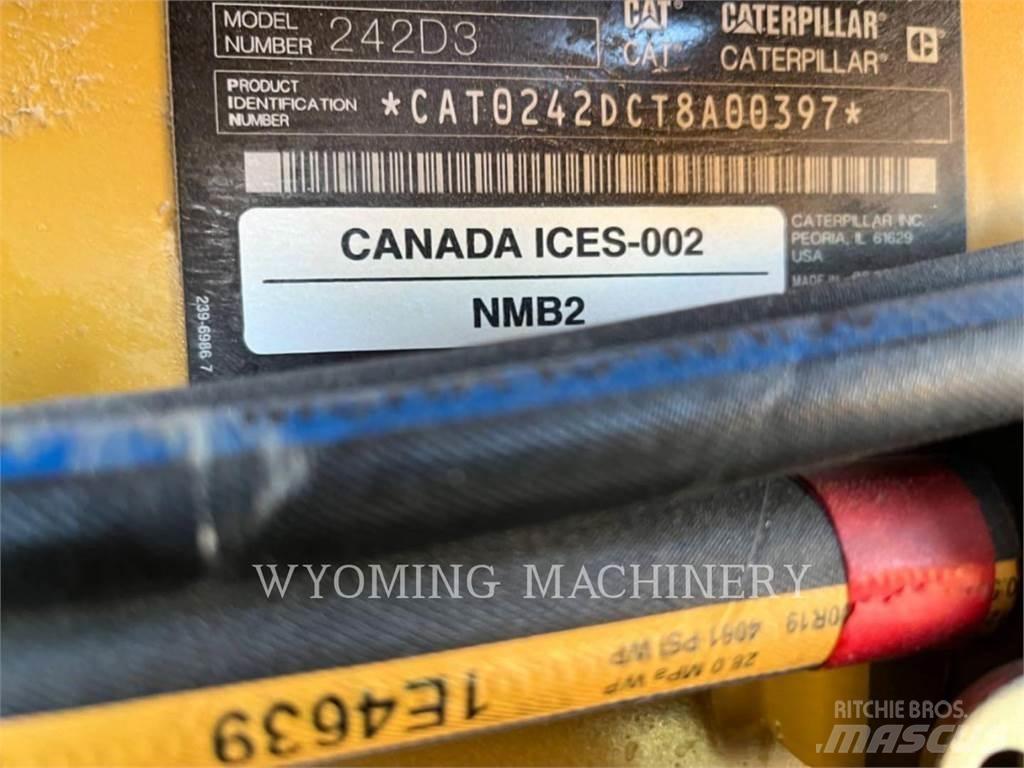 CAT 242D3 Kompaktlader