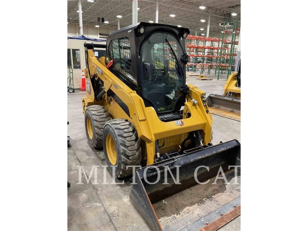 CAT 242D3 Kompaktlader