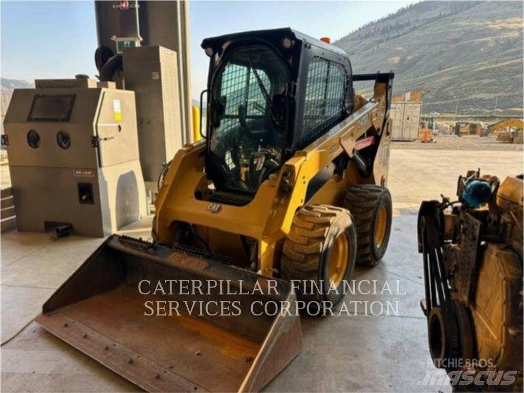 CAT 242D3 Kompaktlader
