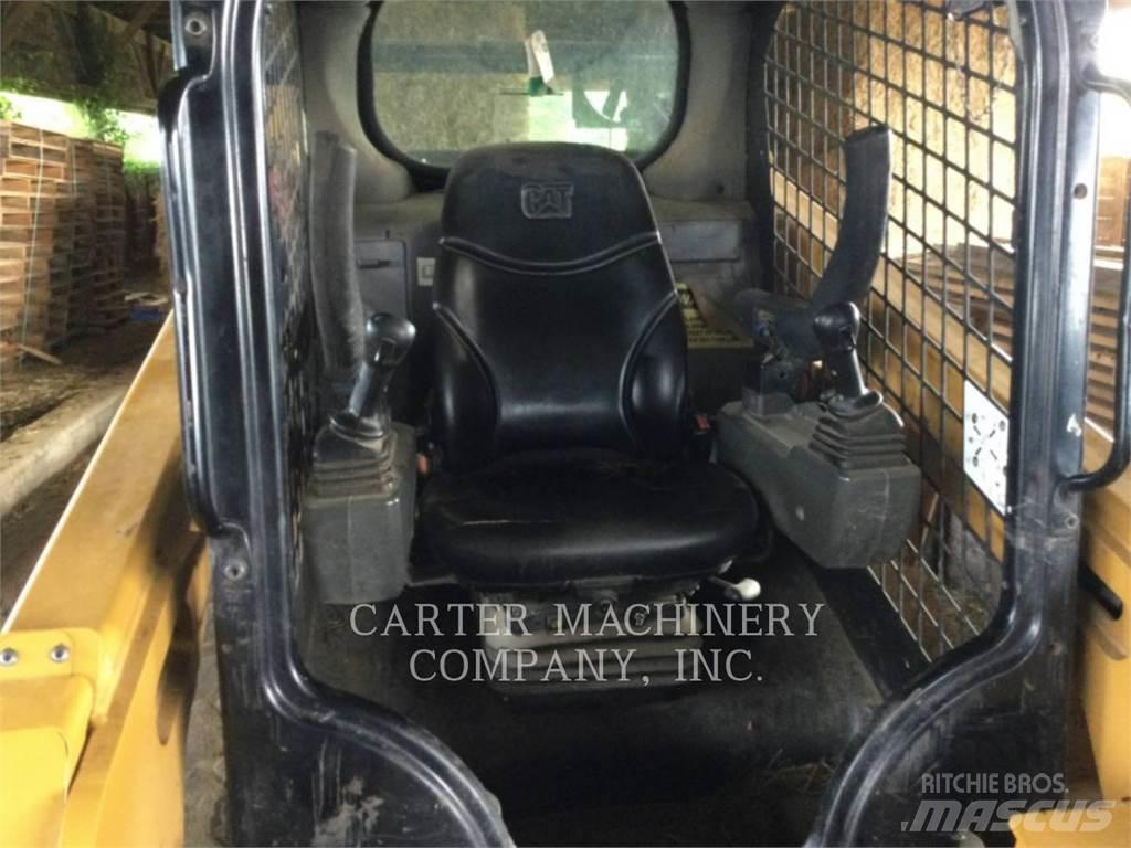 CAT 242D3 Kompaktlader