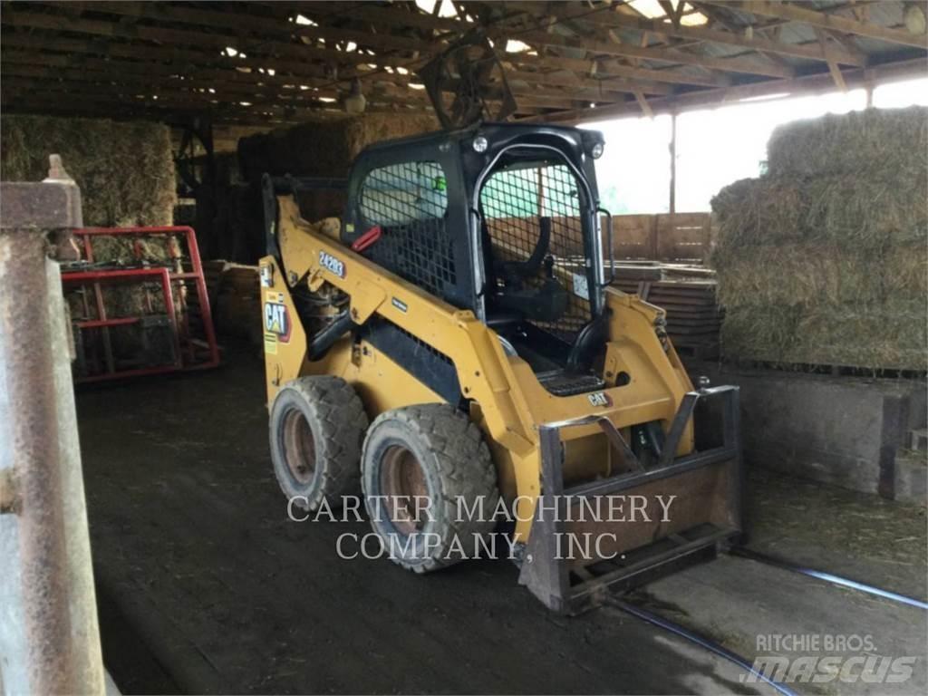 CAT 242D3 Kompaktlader
