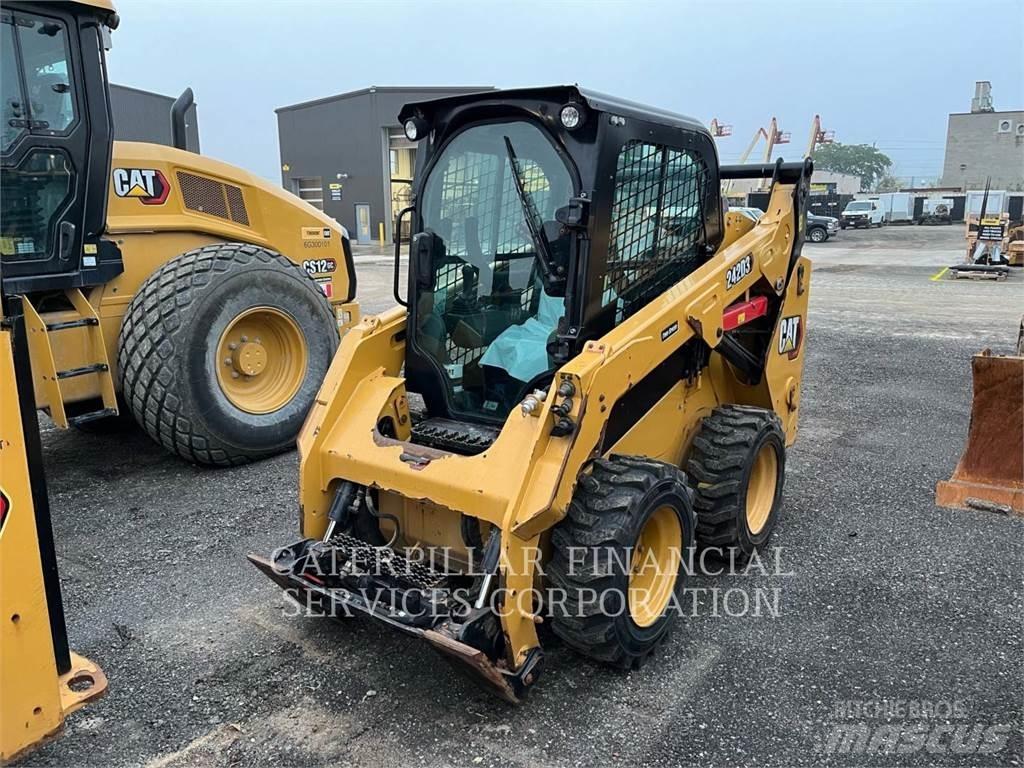 CAT 242D3 Kompaktlader