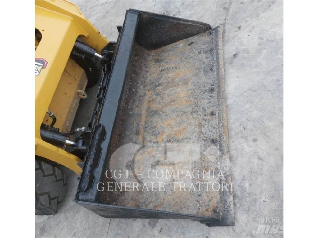 CAT 242D3 Kompaktlader
