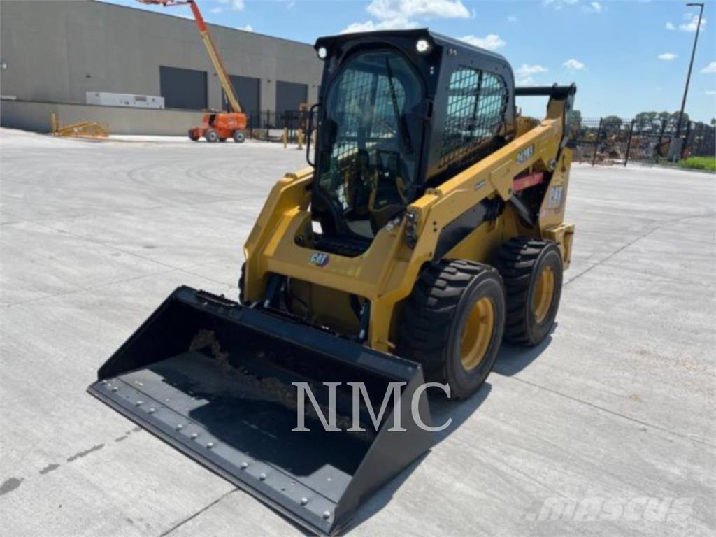 CAT 242D3 Kompaktlader