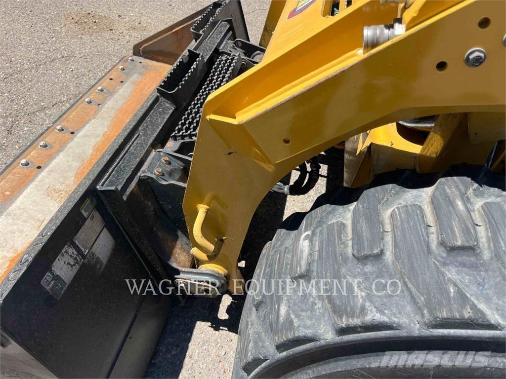 CAT 246D3 Kompaktlader