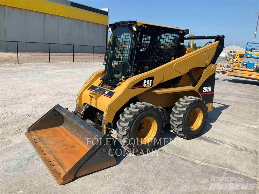 CAT 252B Kompaktlader