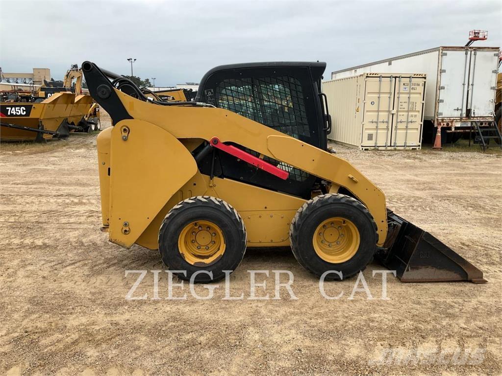 CAT 262C Kompaktlader