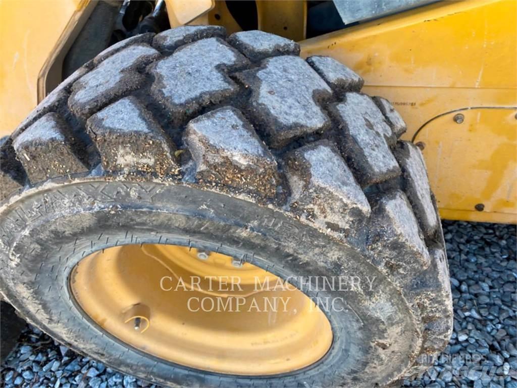 CAT 262C2 Kompaktlader