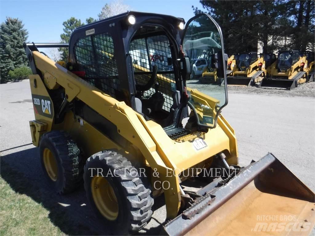 CAT 262D Kompaktlader