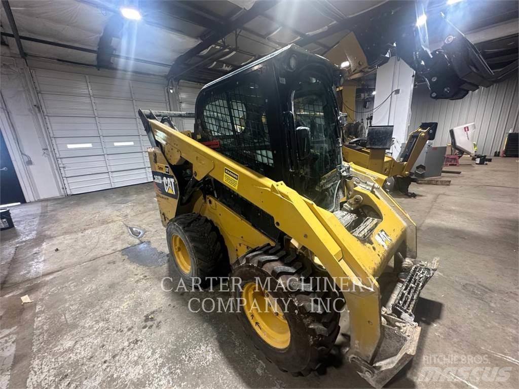 CAT 262D Kompaktlader
