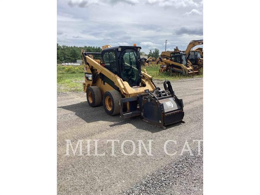 CAT 272D Kompaktlader