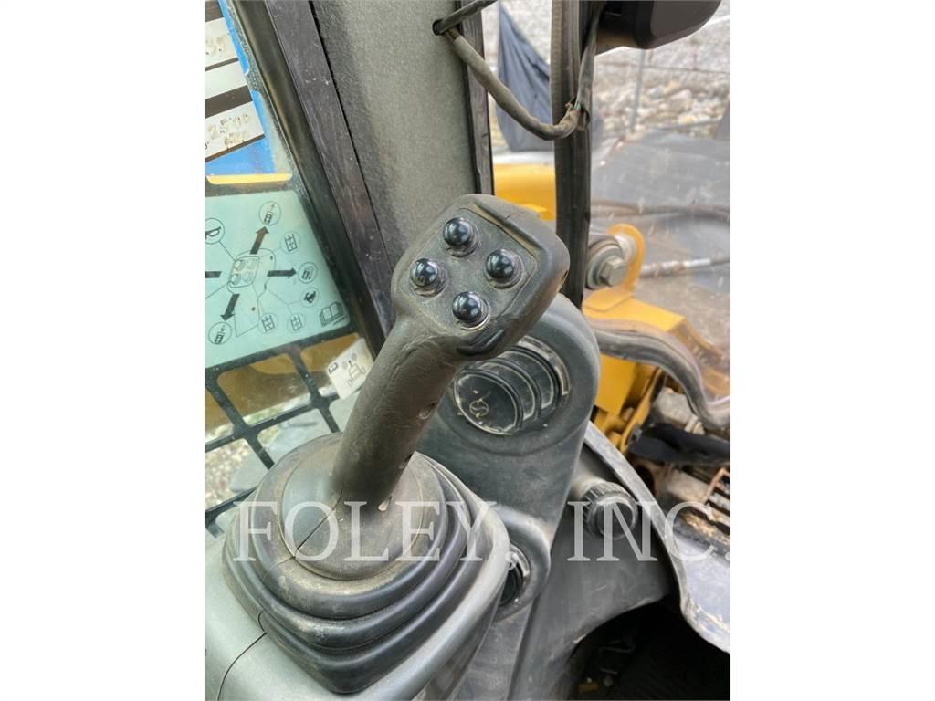 CAT 272D2 Kompaktlader