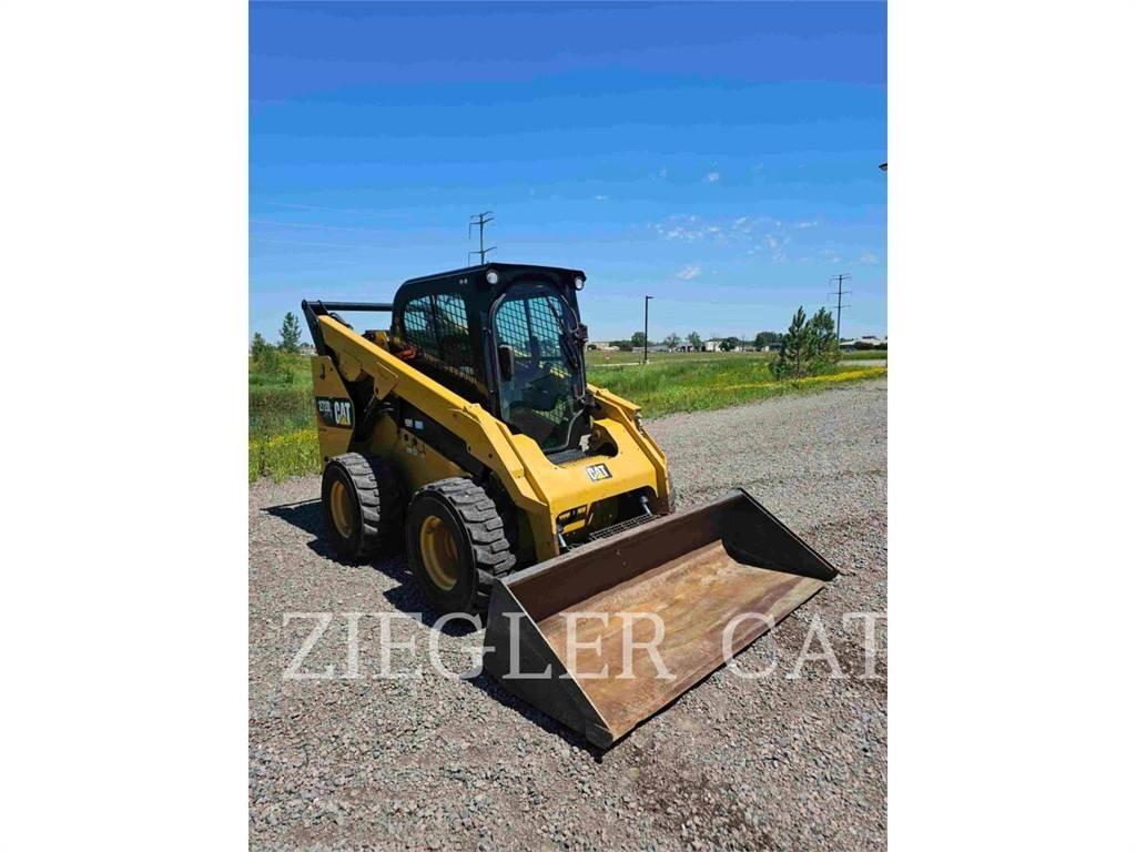 CAT 272D2 Kompaktlader