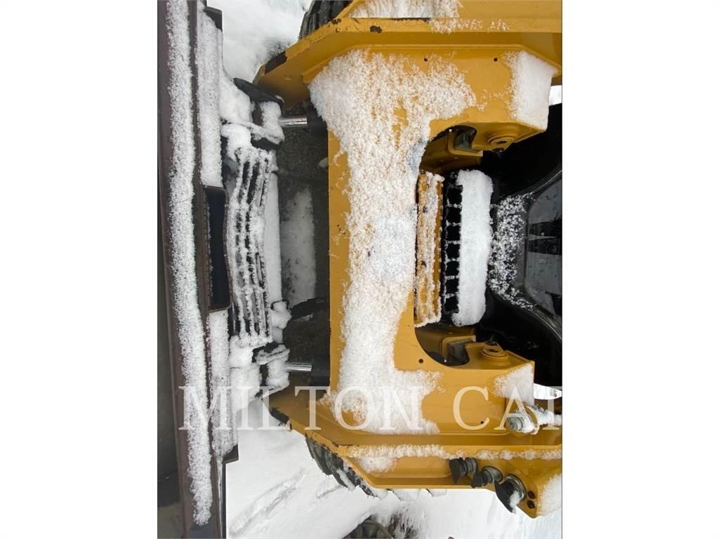 CAT 272D3 Kompaktlader