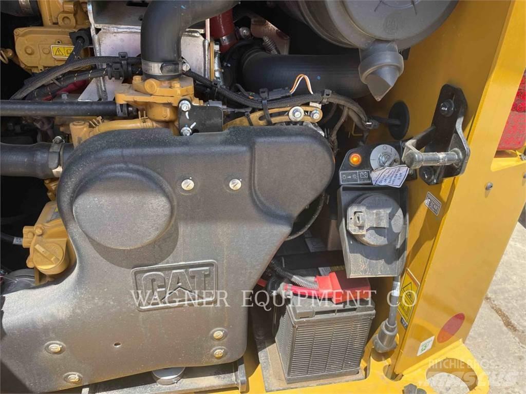 CAT 272D3 Kompaktlader