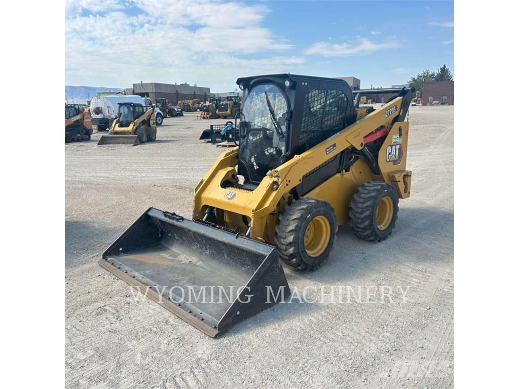 CAT 272D3 Kompaktlader