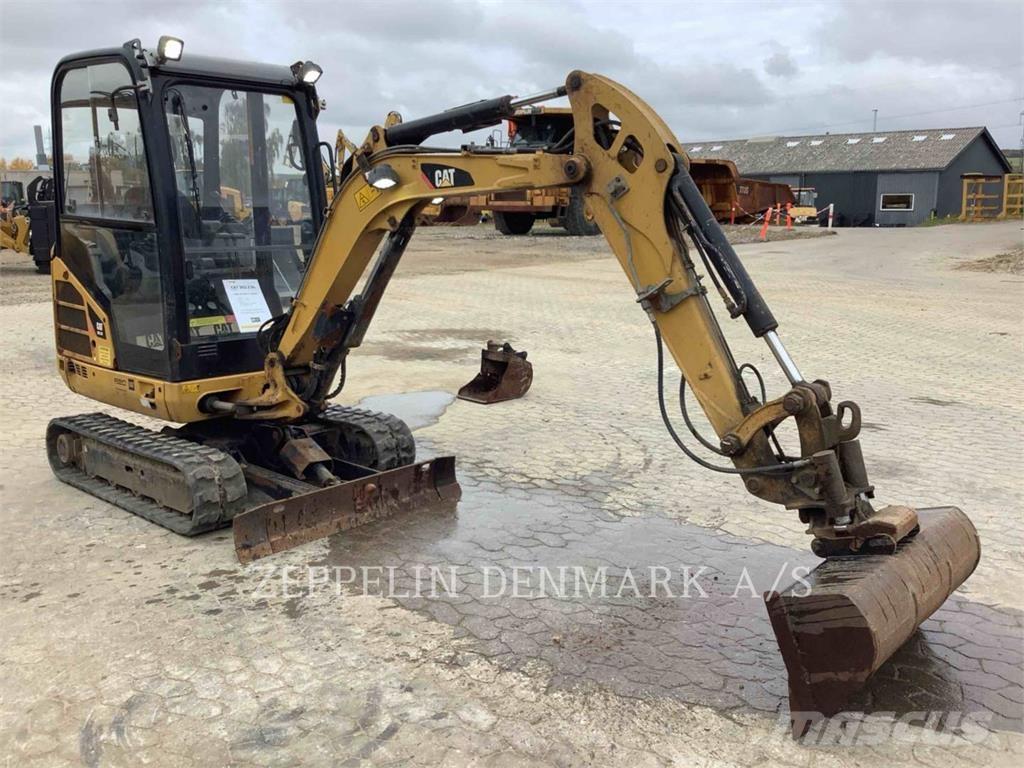 CAT 302.2D Raupenbagger