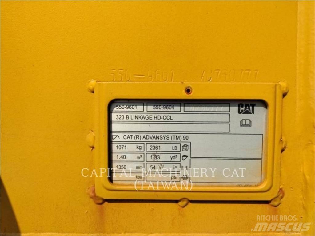 CAT 323 Schaufeln