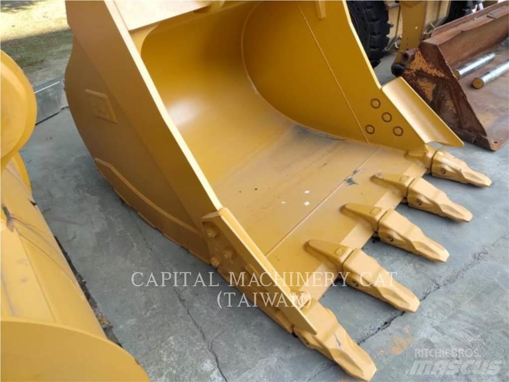 CAT 323 Schaufeln