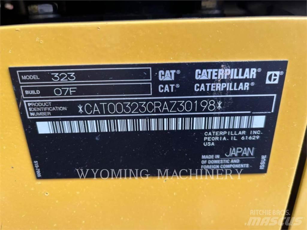 CAT 323 Raupenbagger