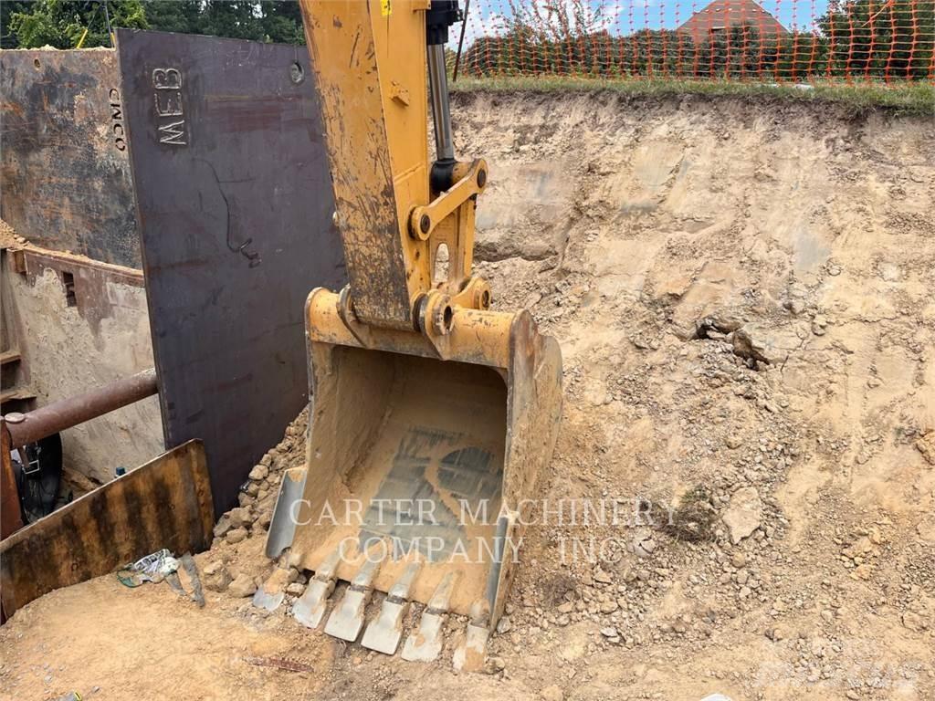 CAT 323FL Raupenbagger