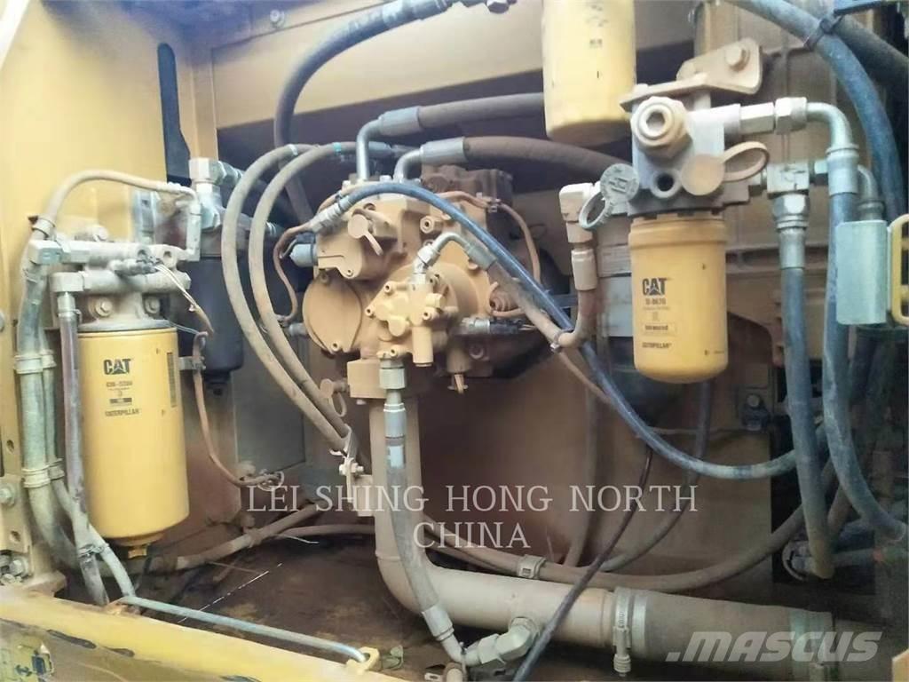 CAT 326D2L Raupenbagger