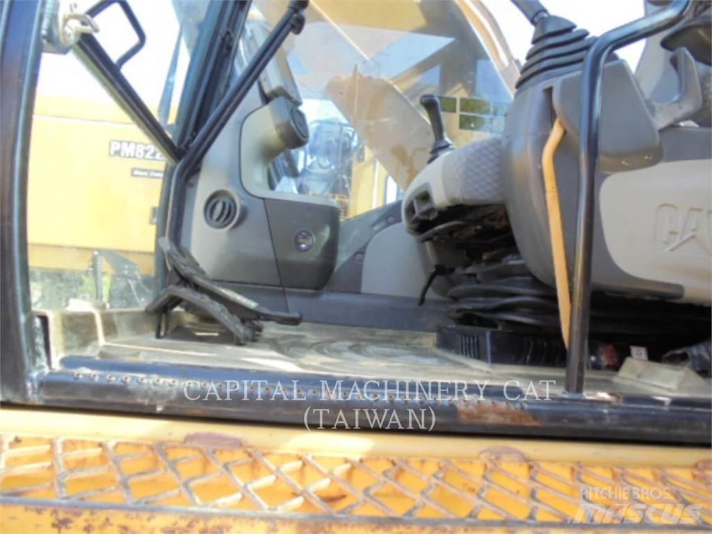CAT 330D2L Raupenbagger